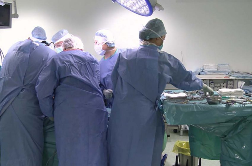  Echipa medicala condusa de Dr.Sidonia Susanu a efectuat o noua interventie chirurgicala maraton pentru salvarea tanarului lovit de tren la Vatra Dornei