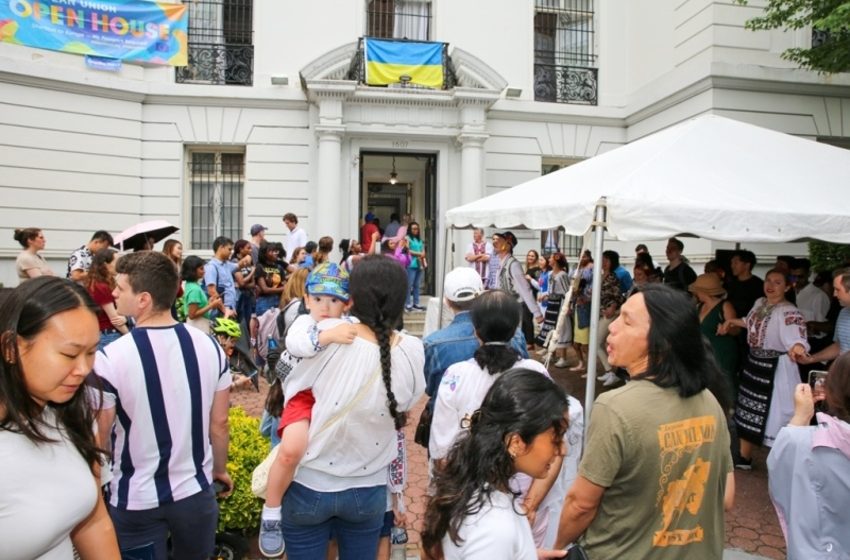  Mii de americani interesați de România au vizitat ambasada din Washington, cu ocazia EU Open House