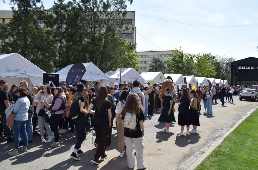  La TUIASI a început cel mai mare festival studențesc din țară: a fost inaugurat un parc ultra-modern, iar mii de elevi s-au alăturat studenților politehniști