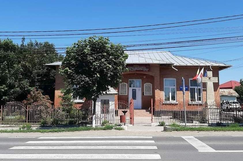  Licitatie pentru reabilitarea unui corp de cladire a Şcolii Gimnaziale „Colonel Constantin Langa”  din Miroslava