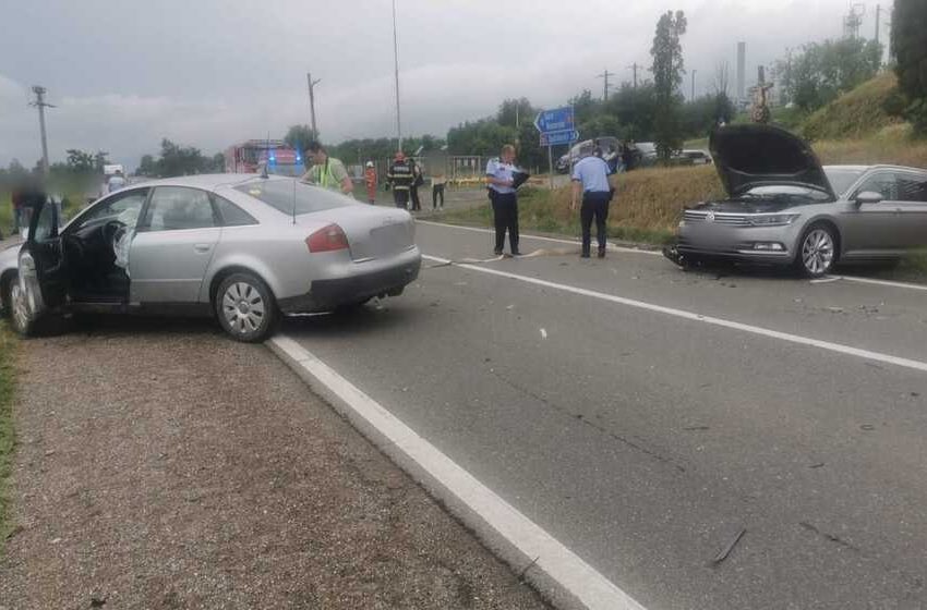  Un copil și mama acestuia au ajuns la spital în urma unui accident produs pe DN 2E