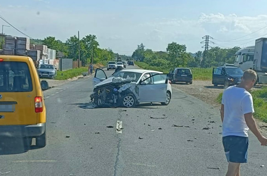  Un tanar de 22 de ani a ajuns in stare foarte grava la spital in urma unui accident de circulatie produs in localitatea Solesti