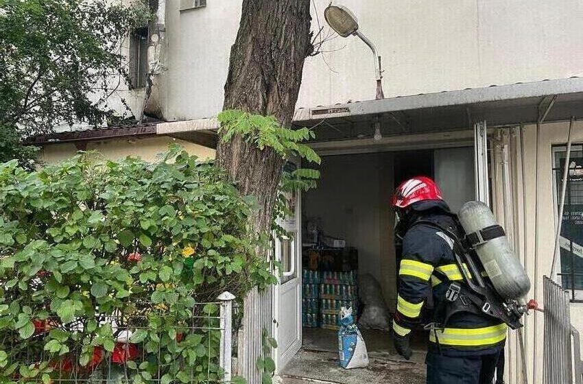  Incendiu la un bloc de garsoniere din cartierul Alexandru cel Bun din Iasi