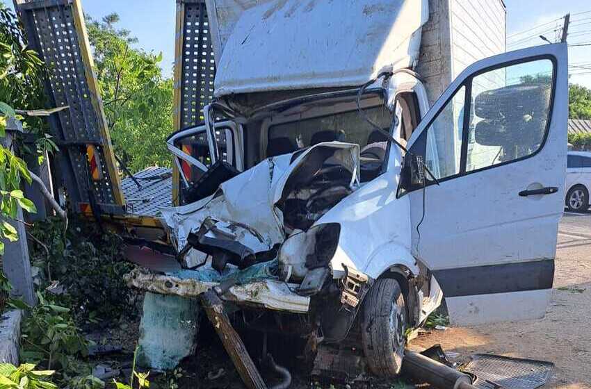  Un tanar de 19 ani si-a pierdut viata in urma unui accident produs astazi pe drumul national DN 25