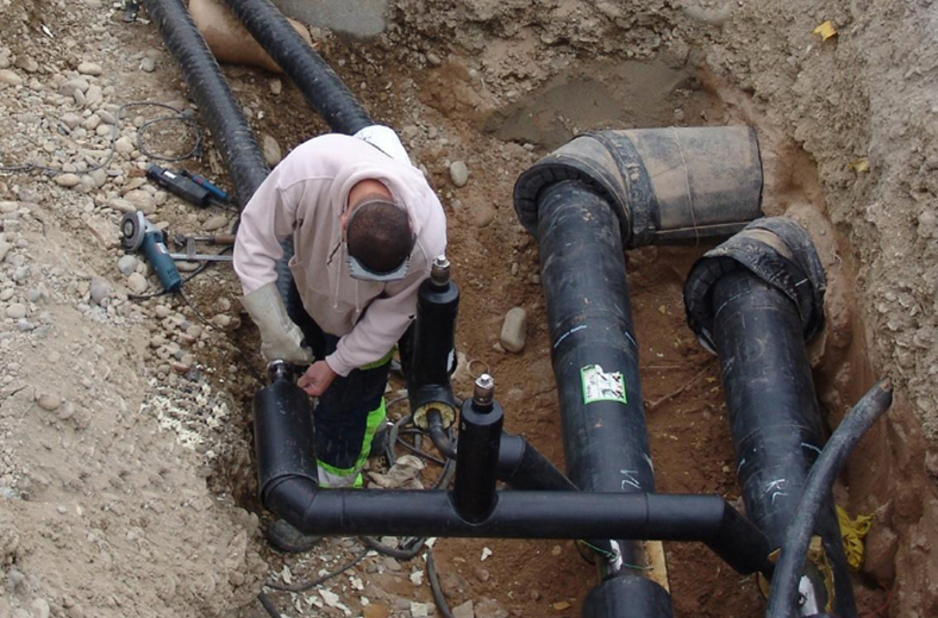  Iesenii cu venituri reduse care au locuinte ce nu sunt racordate la sistemul public de alimentare cu apă și de canalizare se pot inscriere în programul „Prima conectare Ia sistemul public de alimentare cu apă și canalizare”