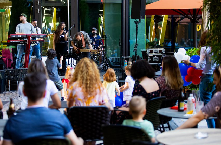  Vino să petreci de Ziua Națională a Franței în Palas Campus! Concert Andra Botez & The Band și alte surprize