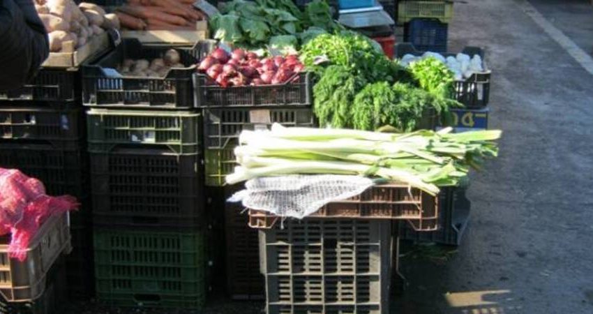  Controale ale autoritatilor iesene pentru eliminarea comertului neautorizat cu legume si fructe