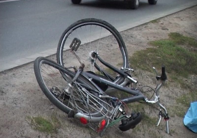  Un biciclist în vârstă de 53 ani şi-a pierdut viaţa după ce a căzut într-un şanţ în localitatea Ştefan cel Mare