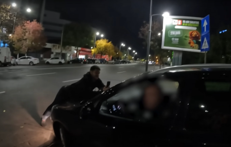  Justitiarul de Berceni a fost „plimbat” pe capota masinii de un șofer care făcea ride-sharing care ar fi agresat o adolescentă