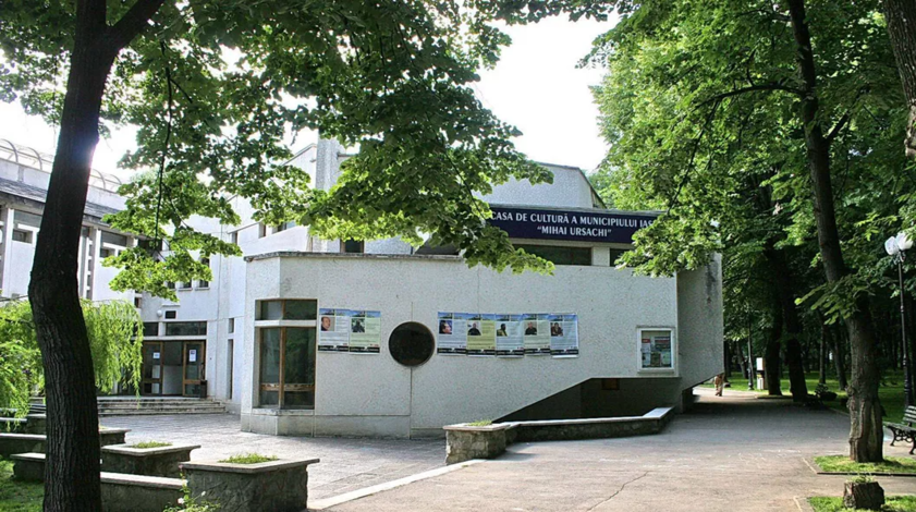  Dublu debut în arta plastică ieşeană la Galeria „Labirint” a Casei de Cultură „Mihai Ursachi” a Municipiului Iaşi