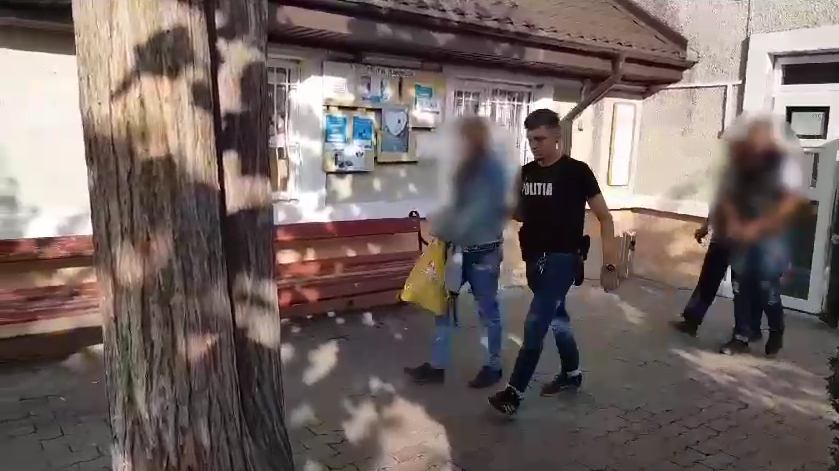  Trei persoane au fost retinute dupa o bataie ca in „7 pacate” ce a avut loc in targul de la Onesti