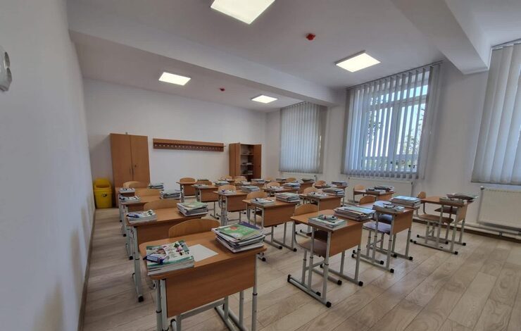  Peste 400 de copii din comuna Scanteia invata intr-o scoala complet reabilitata intr-un proiect desfășurat de autoritatile judetene in parteneriat cu Compania Națională de Investiții