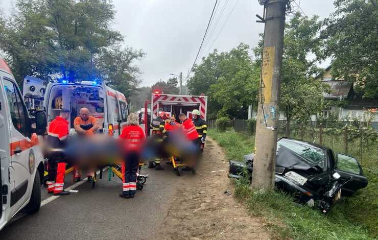  Un barbat si-a pierdut viata si o femeie este in stare grava in urma unui accident produs in aceasta dimineata la iesirea din municipiul Suceava