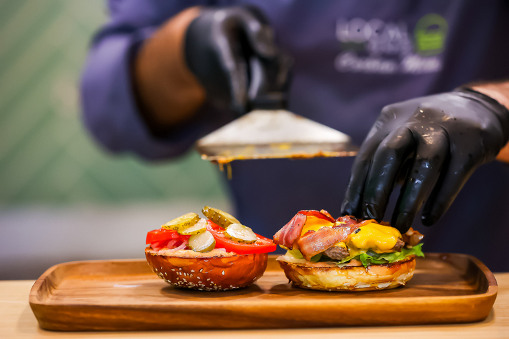  Restaurantul Local by krud propune o nouă experiență culinară bazată pe ingrediente de la producători locali, în noua locație din Palas Campus