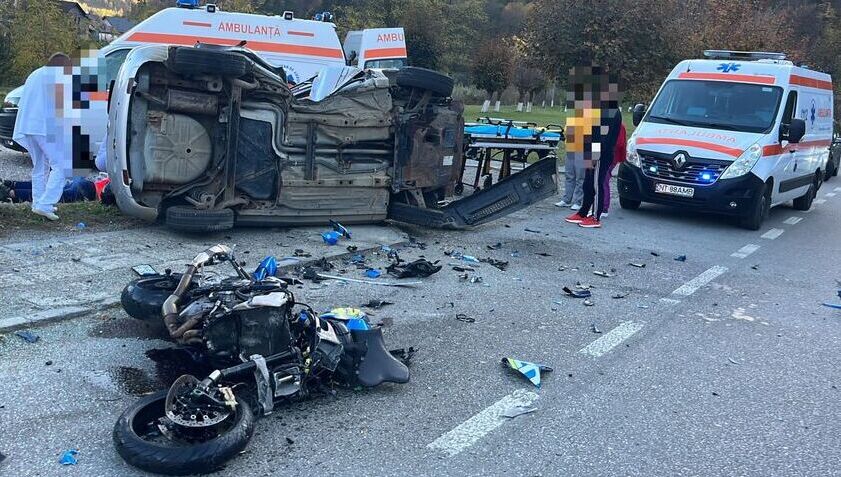  Doua persoane si-au pierdut viata in urma unui accident produs in urma cu putin timp in fata Spitalului Orasenesc din Bicaz