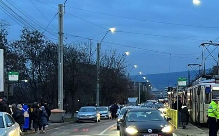  Vatmanul prins între două tramvaie este internat in stare foarte grava la Spitalul de Neurochirurgie din Iasi