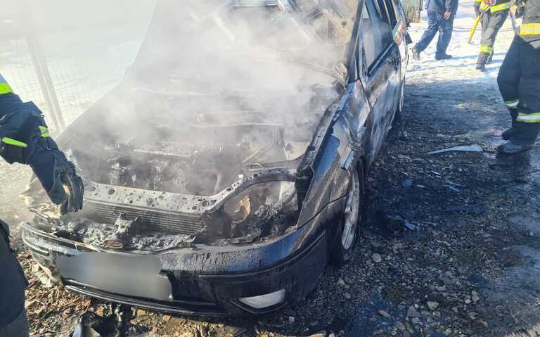  O masina s-a facut scrum in aceasta dupa-amiaza in urma unui incendiu produs de la un scurtcircuit