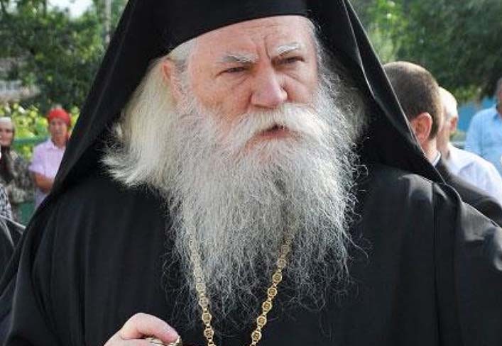  Arhiepiscopul Sucevei și Rădăuților, ÎPS Calinic, a fost adus de elicopterul SMURD la centrul de cardiologie Iasi