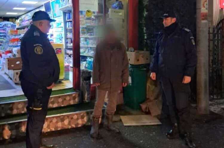  Un tanar dispărut în urmă cu 9 ani a fost descoperit din intamplare de jandarmi pe o strada din Câmpulung