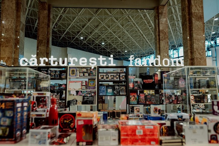  Cărturești Fandom din Palas este locul preferat al iubitorilor de comics, romane grafice, postere și figurine tematice, inspirate de cultura manga și geek!