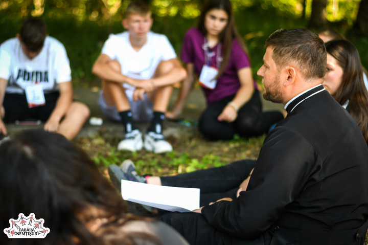  Arhiepiscopia Iașilor lansează un concurs de proiecte adresat grupurilor parohiale de tineret