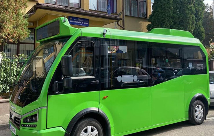  Licitatie pentru achiztitia de microbuze electrice pentru elevii din 26 de comune ale judetului Iasi