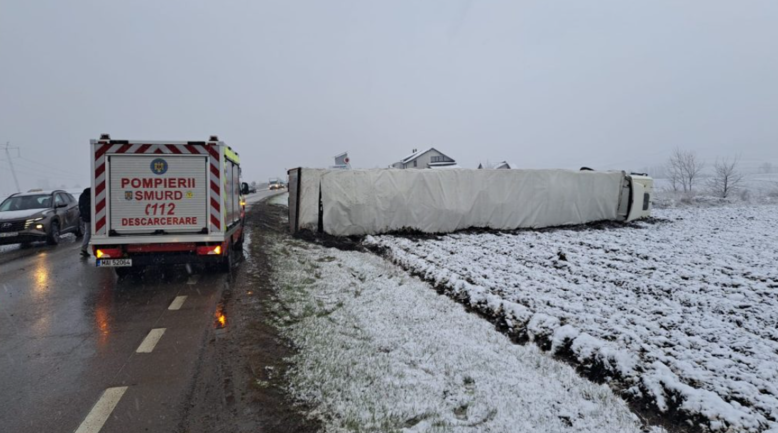  Un TIR inmatriculat in Iasi s-a rasturnat in aceasta dimineata pe drumul national DN2