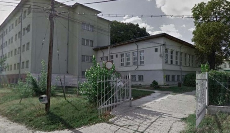  Un colegiu din Iasi angajeaza paznic, casier si magazioner