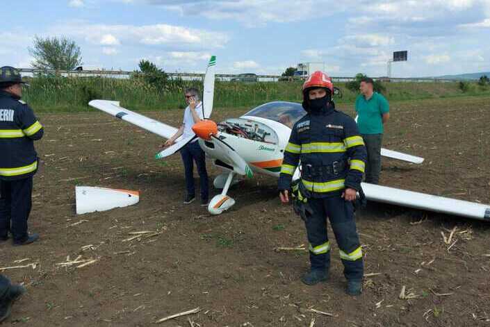  Un avion s-a prăbușit în Valea Ursului