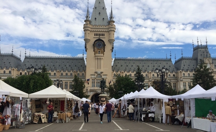  O noua editie a Targul Mesterilor Populari pe esplanada Palatului Culturii in acest weekend