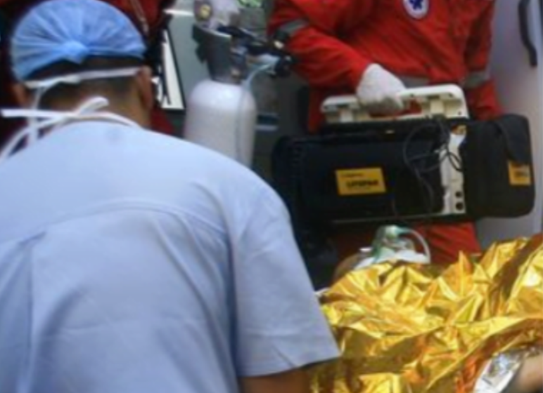  O femeie de 65 de ani din comuna Ruginoasa a ajuns la spital după ce s-a ars cu ulei incins