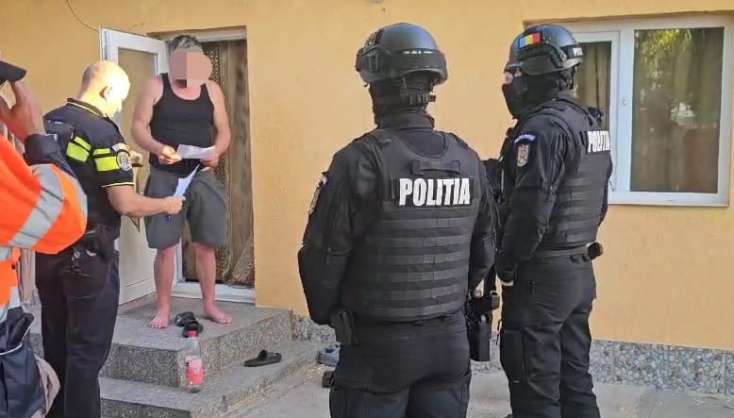  Zeci de percheziţii in aceasta dimineata la firme şi persoane suspectate de braconaj piscicol