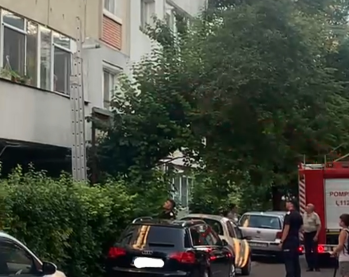  Un bărbat a fost găsit mort într-un apartament din zona Hlincea