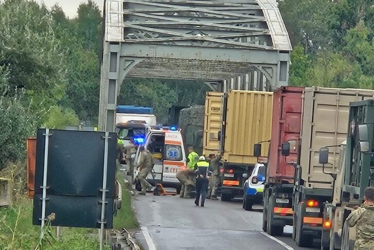 Accident grav între doua convoaie militare în județul Brăila