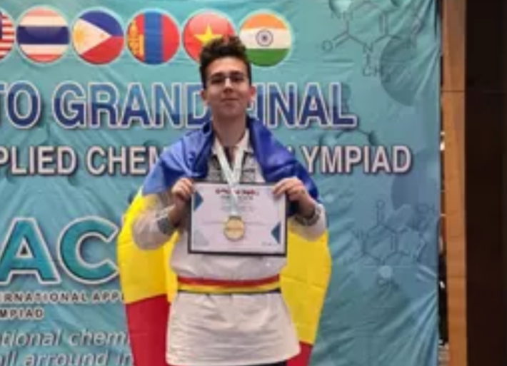  Un elev din Iași a strălucit la Olimpiada Internațională de Chimie Aplicată din Indonezia