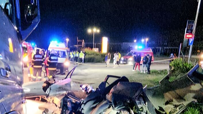  Tragedie noaptea trecuta: Două tinere și-au pierdut viața în urma unui impact devastator