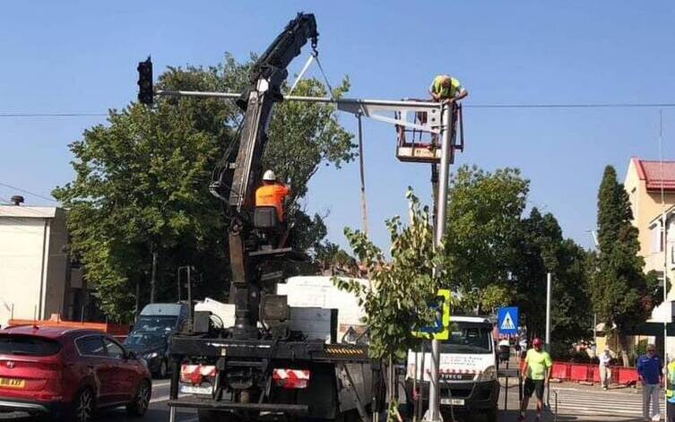  Semafoarele din Podu Iloaiei vor fi operationale incepând de săptămâna viitoare