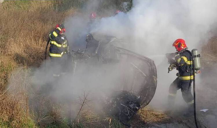  Accident tragic in aceasta dimineata: O femeie a murit după ce autoturismul său a luat foc