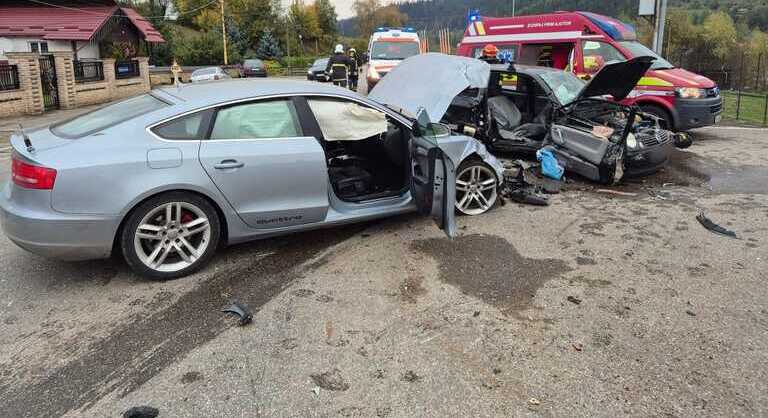  Trei persoane au fost ranite in urma unui accident produs in aceasta dimineata