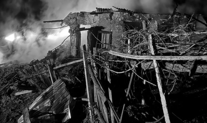  O familie a ramas fara locuinta in pragul iernii in urma unui incendiu produs in satul Lunca