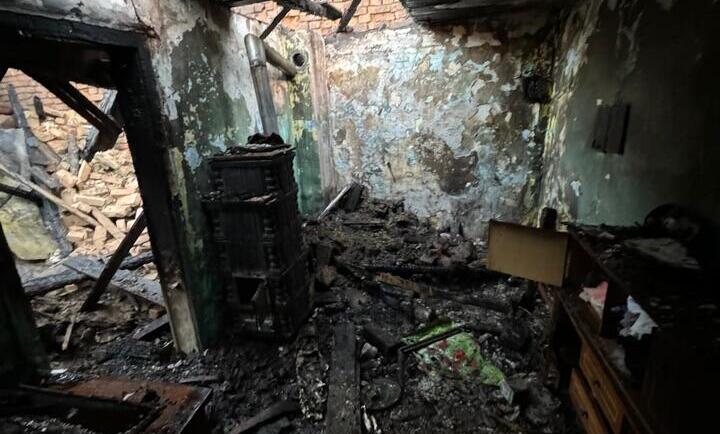  Un batran de 81 de ani a fost găsit carbonizat in urma unui incendiu produs noaptea trecuta