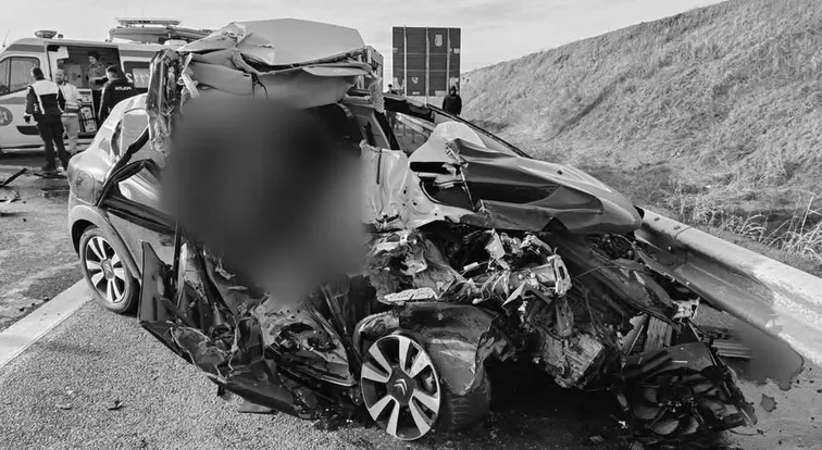  O femeie de 30 de ani și-a pierdut viața într-un accident devastator produs astazi
