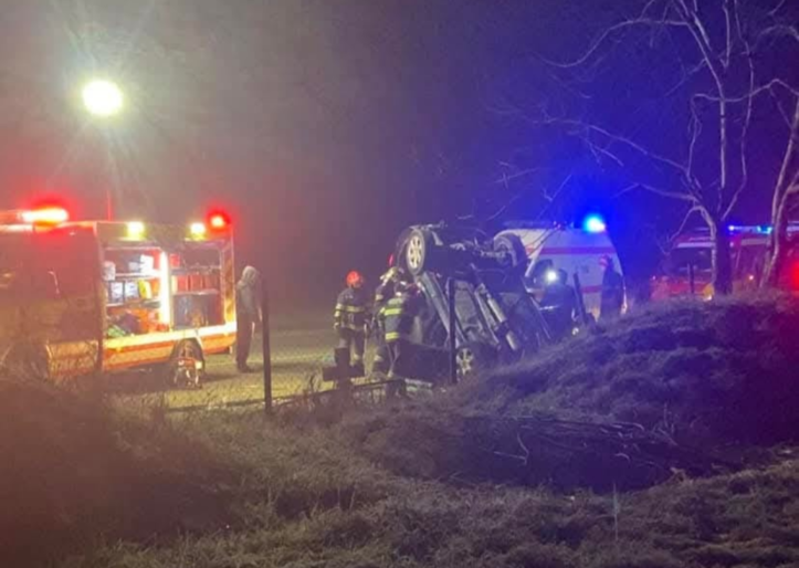  Tragedie în comuna Popricani: Un băiat de 14 ani a murit și alte 3 victime au ajuns la spital în urma unui grav accident rutier