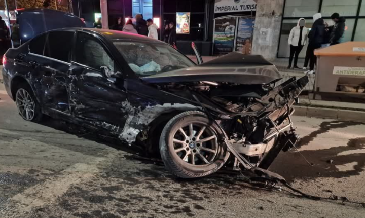  O persoana a fost ranita in urma unui accident produs in intersectia de la Moara de Foc noaptea trecuta