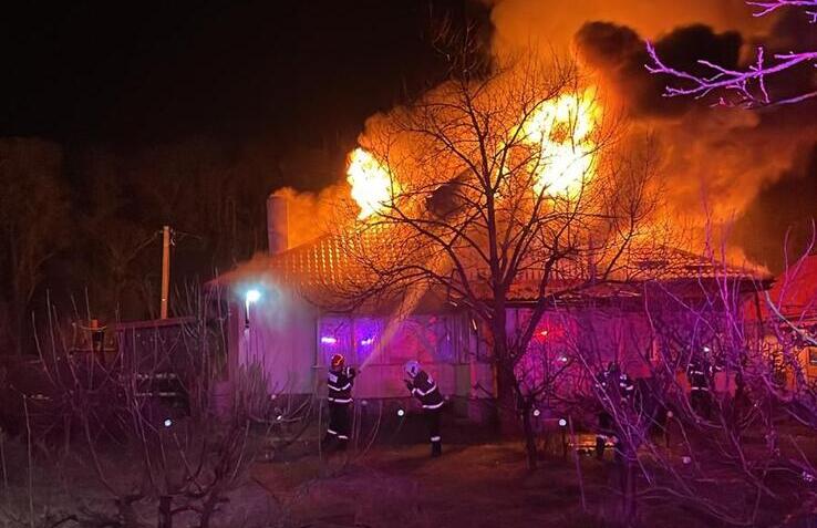  Incendiu la o locuinta din comuna Tomesti in aceasta seara