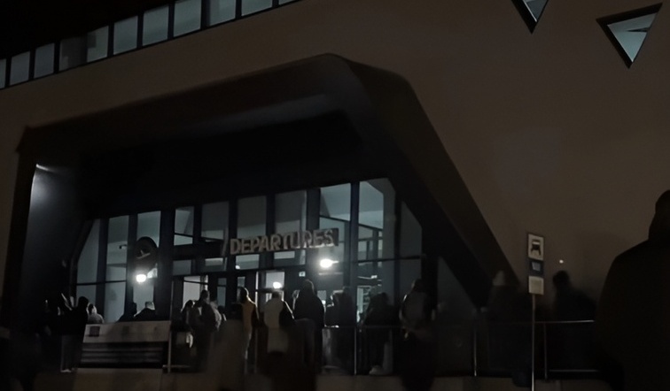  Aeroportul Iasi: Pasageri evacuati si curse suspendate in urma unei alarme de incendiu