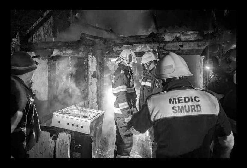  O femeie de 46 de ani, imobilizată la pat, si-a pierdut viata într-un incendiu devastator