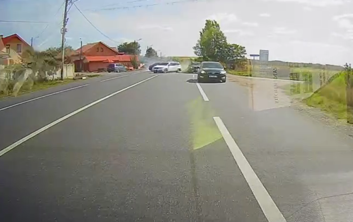  Accident grav in judetul Iași: viteza și nepăstrarea distanței au provocat un carambol cu trei mașini