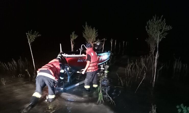  Noapte de groază pe lacul Stânca-Costești: doi pescari dispăruți, salvați după ore de căutări