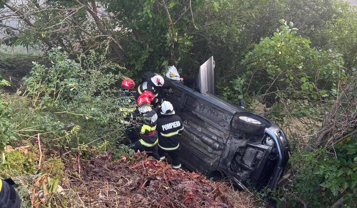  Accident șocant in aceasta dimineata: două persoane au ramas incarcerate